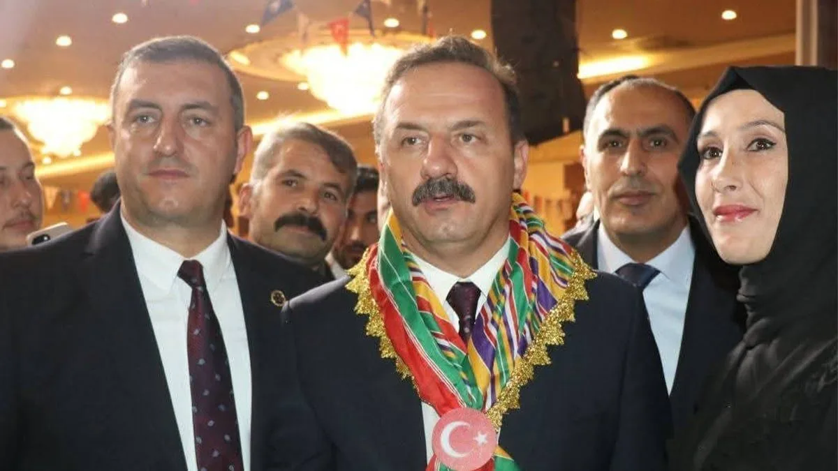 Anahtar Parti Akçakale Kadın Kolları Başkanı İstifa Etti