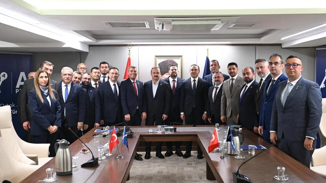 Anahtar Parti Antalya Teşkilatı, Genel Başkan ile Toplandı