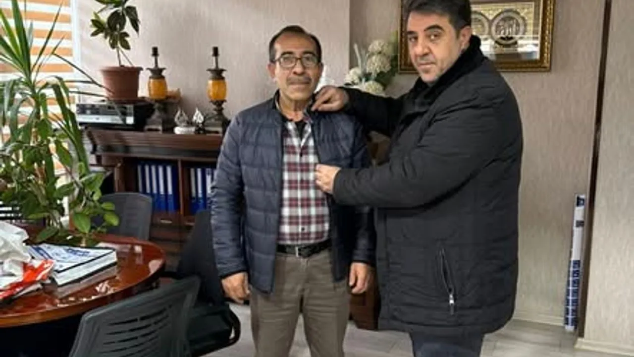 Anahtar Parti Kırşehir'de Yeni Üye Rozet Taktı