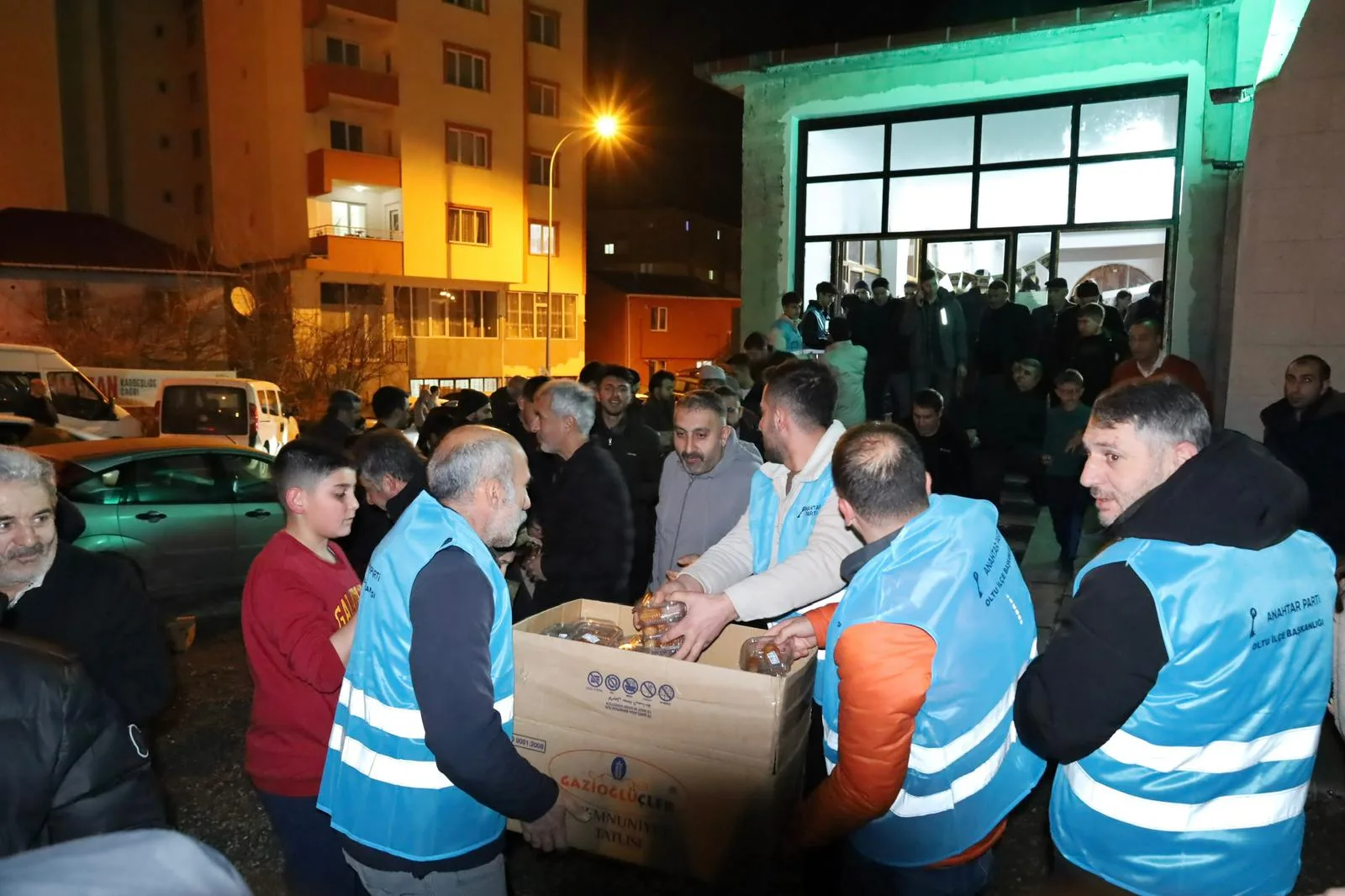 Anahtar Parti Oltu İlçe Başkanlığı'ndan Kadir Gecesi İkramı