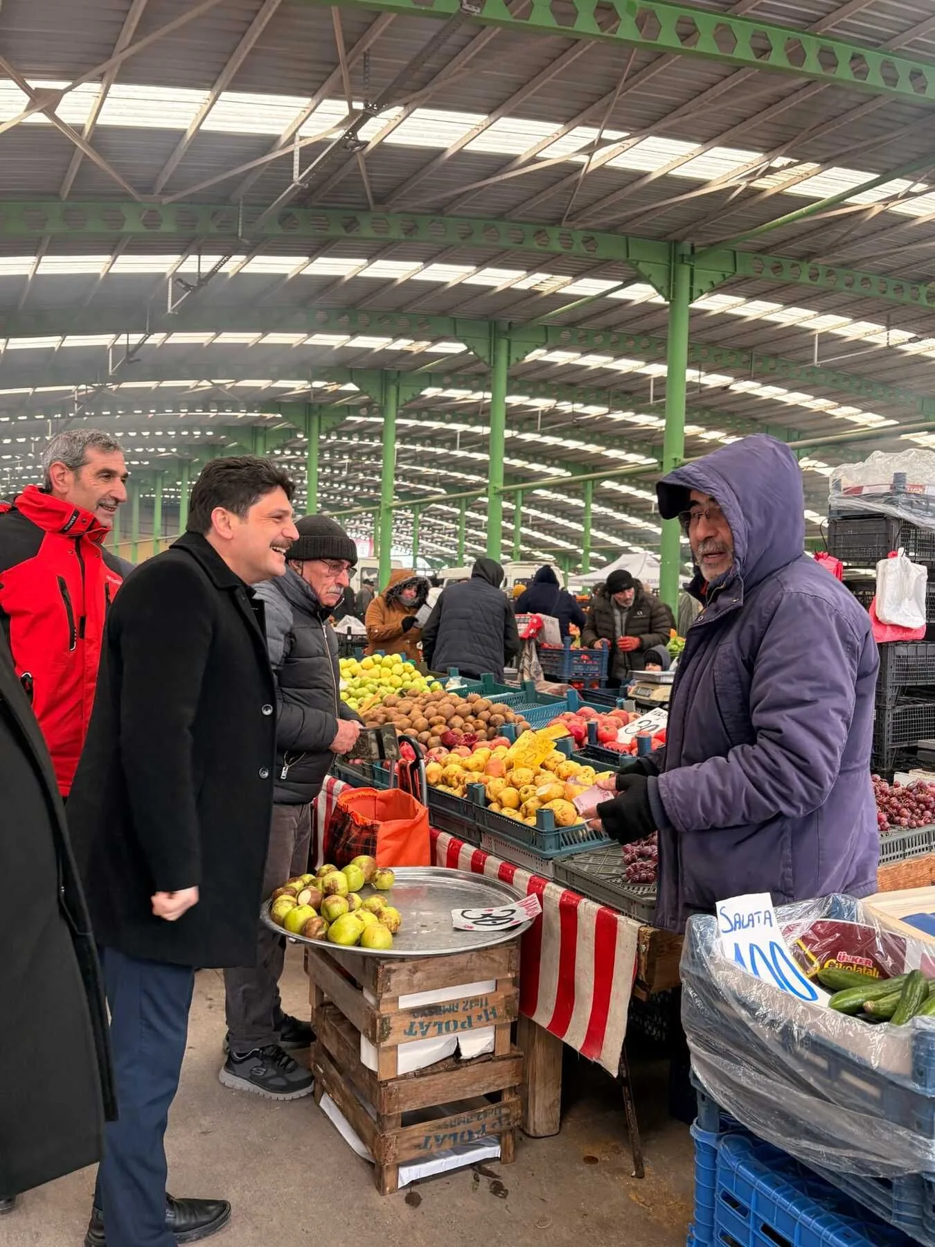 Anahtar Parti Sahaya İndi: Pazarın Nabzını Tuttu