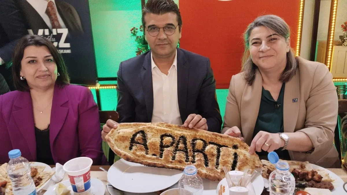 Anahtar Parti Seyhan İlçe İftar Programı Düzenledi