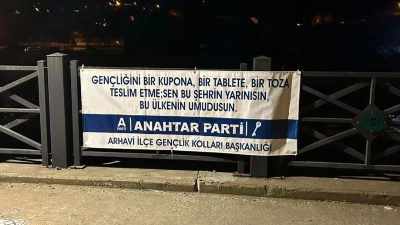 Anahtar Parti'den Afişlere Tepki