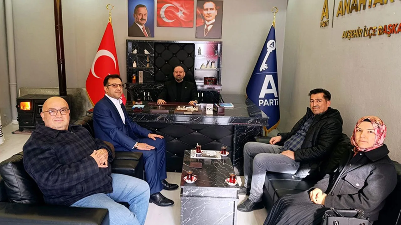 Hürriyetçi Eğitim Sen'den Anahtar Parti'ye Ziyaret