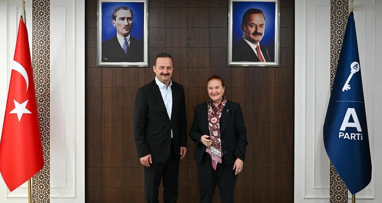 Sabahat Akkiraz, Yavuz Ağıralioğlu'nu Ziyaret Etti