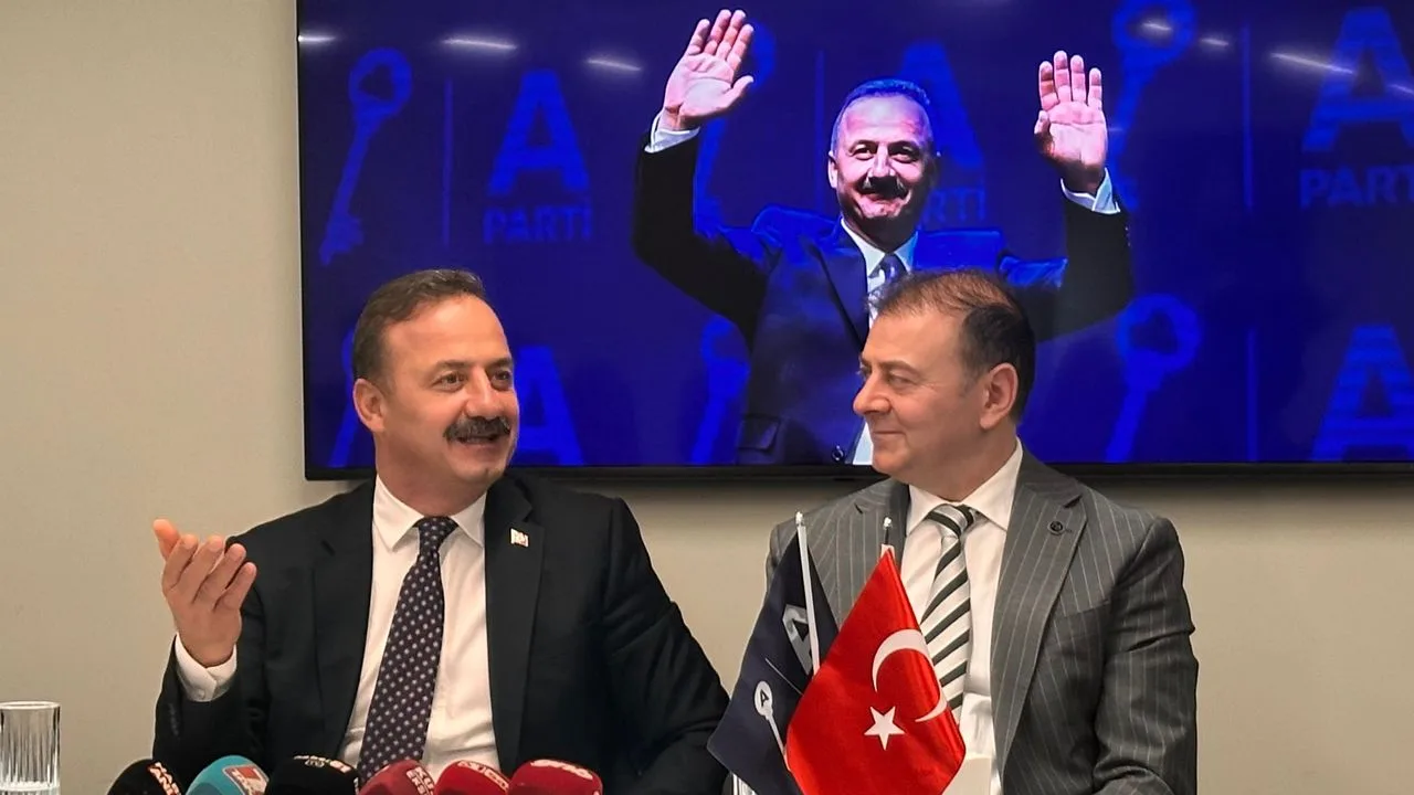 Yavuz Ağıralioğlu: Şehir kimlikle yaşar